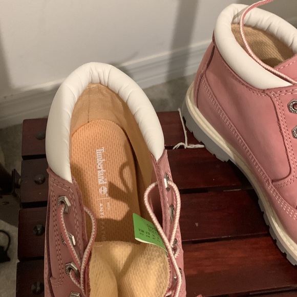 Pink Timberlands - Picture 5 of 8